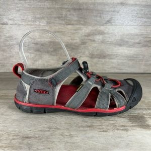 Keen Seacamp II Closed Toe Water Sandal Gray Red Youth 5 Big Boy